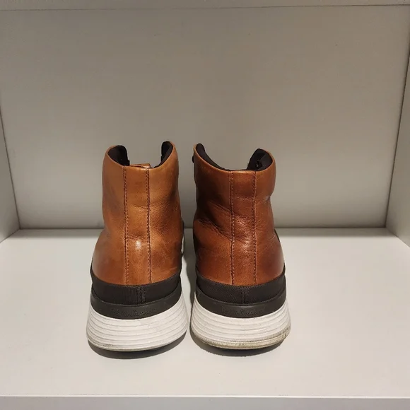 Wolf & Shepherd Tan and Black Sneakers with High-Top Design and Thick Sole